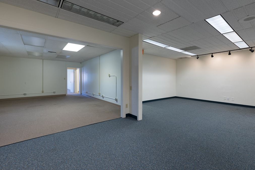 121 - 123 W 5th Street