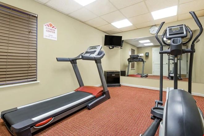 Hawthorn Suites