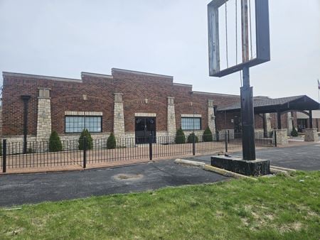 Retail space for Rent at 11011 Southwest Highway in Palos Hills