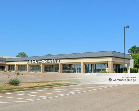 Parkwood Village Shopping Center