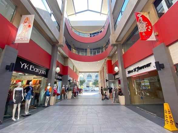 LA Fashion Mart Showrooms & Offices!