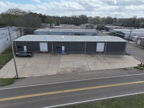 Renovated Ridgeland, MS - Warehouse For Lease