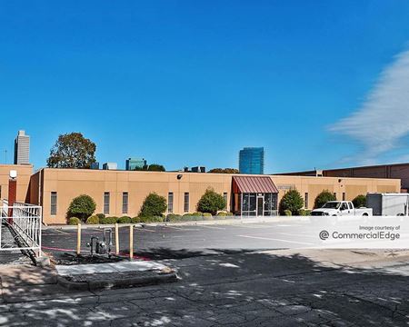 Industrial space for Rent at 912 West Broadway Avenue in Fort Worth