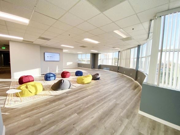 Circle Hub - 1300 Eastman Avenue