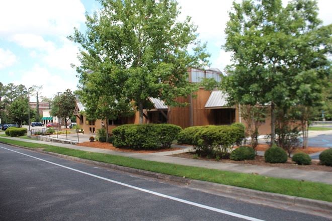 Restaurant Available in Tallahassee, FL | State Capitol