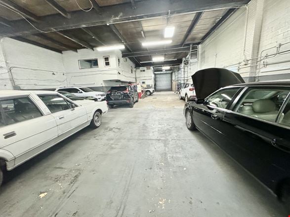 Warehouse for lease in Long Island City 5000 Sqft plus 1500 Sqft office space