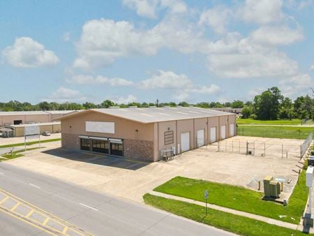 Industrial space for Rent at 12320 S Choctaw Dr in Baton Rouge