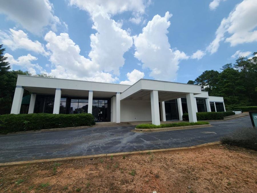 12K SQ FT Bdg Near SMC in Spartanburg, 55 Parking Spaces