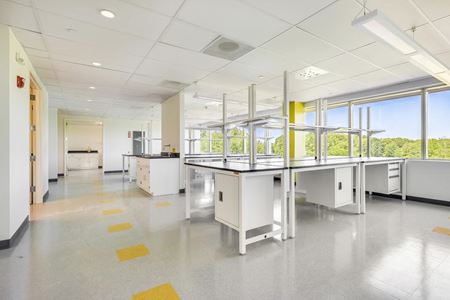 302      Space Photo Gallery 5