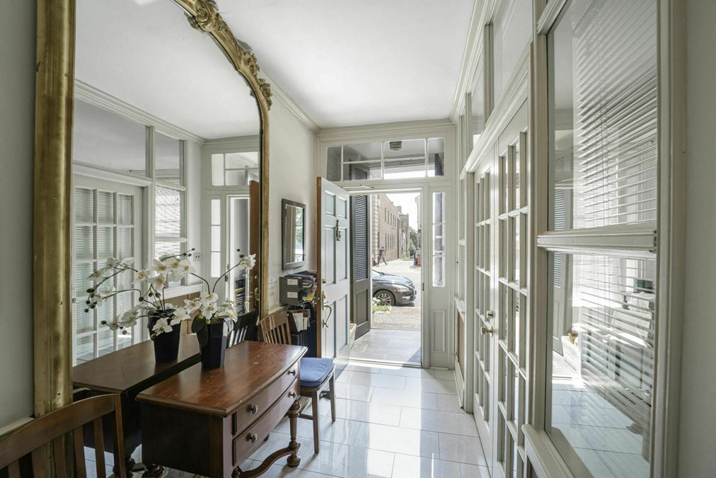 109-111 South Fairfax Street