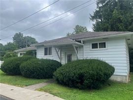 12 E Main St