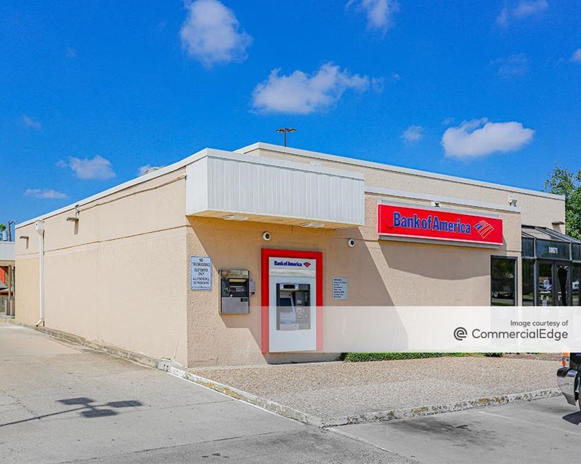 Marsh Lane Plaza 10051 Marsh Lane Retail Building