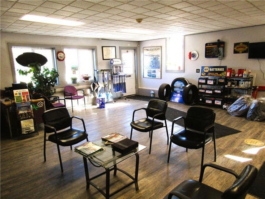 885 Main St