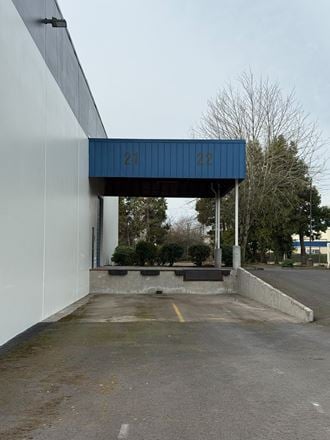 Hedges Creek Business Center