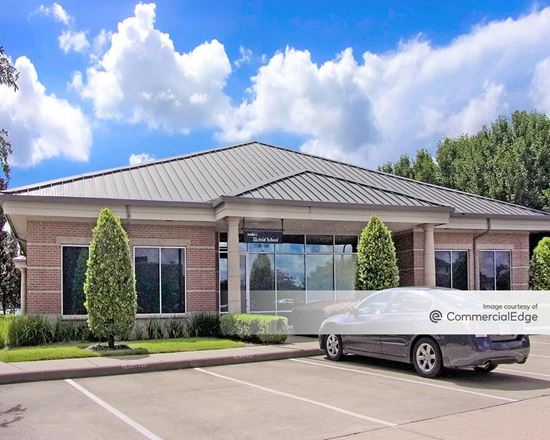 The Offices at Lake Pointe