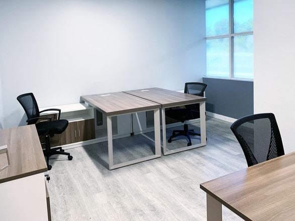 Circle Hub - 1300 Eastman Avenue