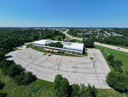 Office space for Rent at 701 Tama Street in Marion