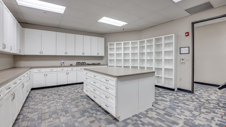 10707 Corporate Dr - Executive Suites