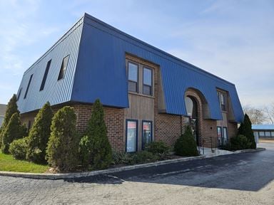 10-Unit Oak Forest Office + Retail Building | A Two-Building Portfolio