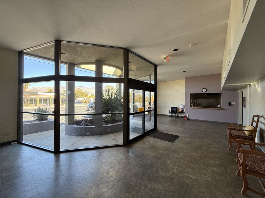 2550 E Fort Lowell
