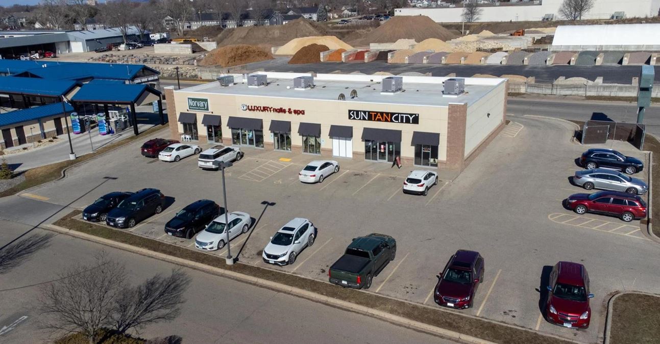 Winona MN Retail Center - 1035 Frontenac Dr