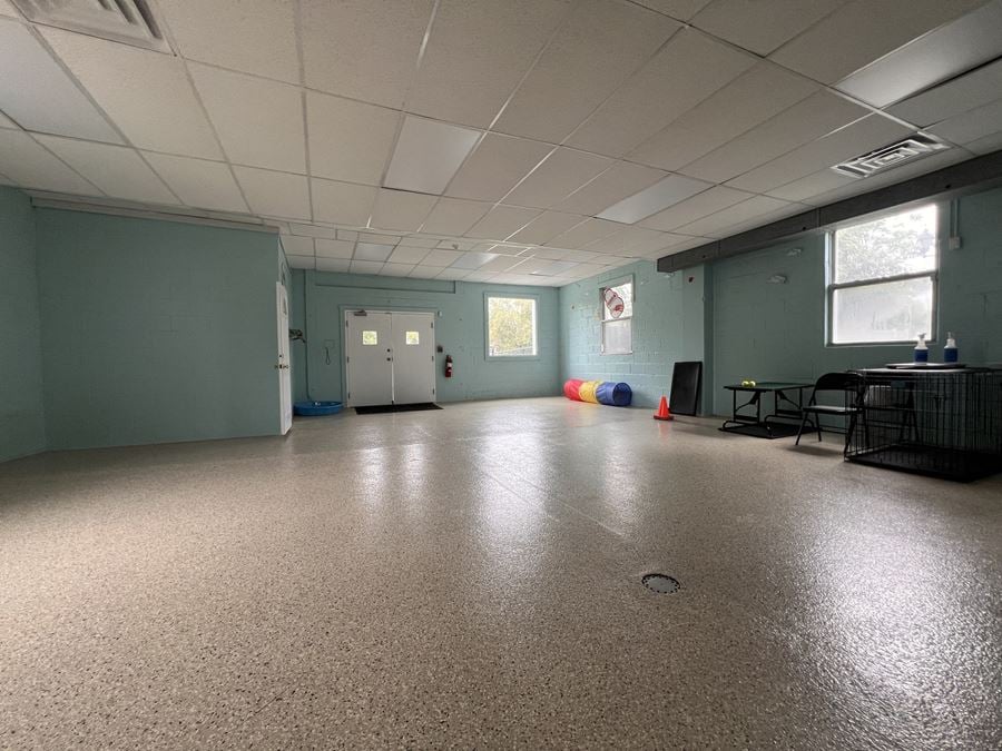 ±3,000 SF Retail Former Doggie Day Care for Sale