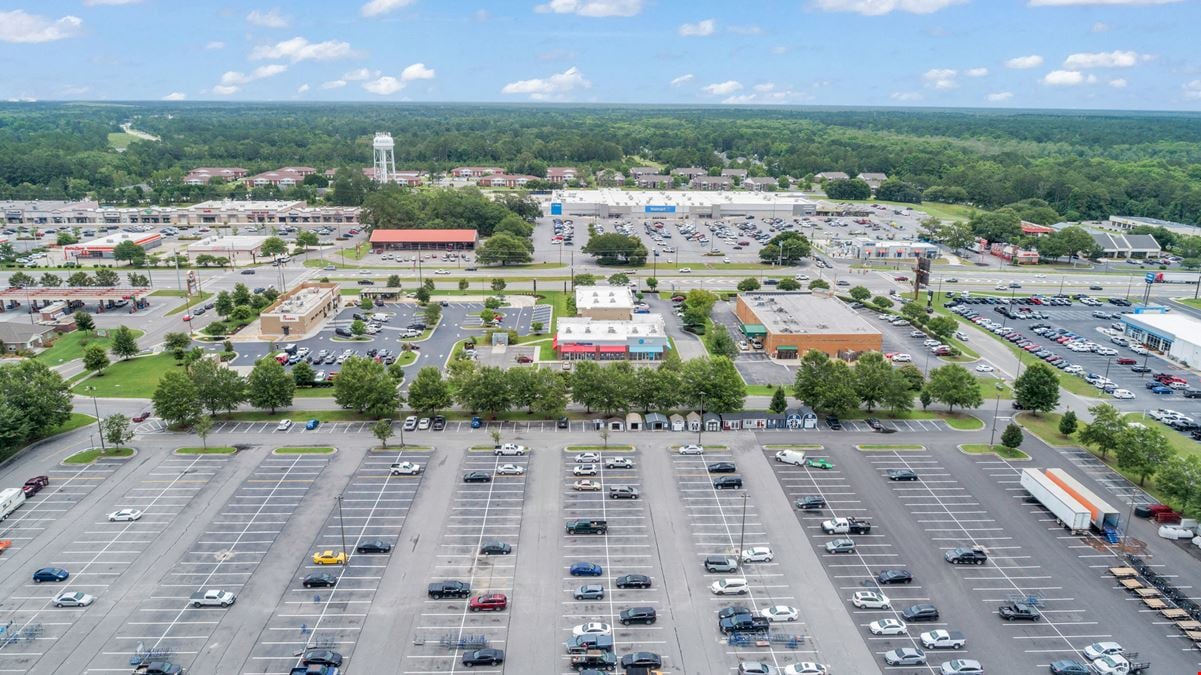 3,617 SF Retail Space | Anchored by Lowes | 36.2K VPD