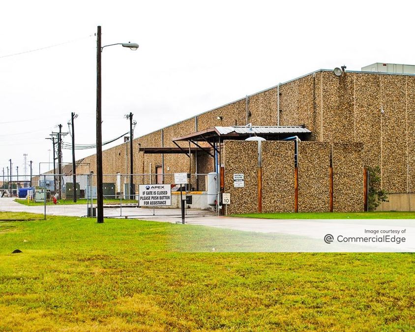 3000 Kingsley Road 3000 West Kingsley Road, Garland, TX