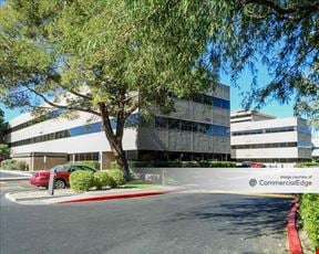 SEC Camelback Rd & N Goldwater Blvd