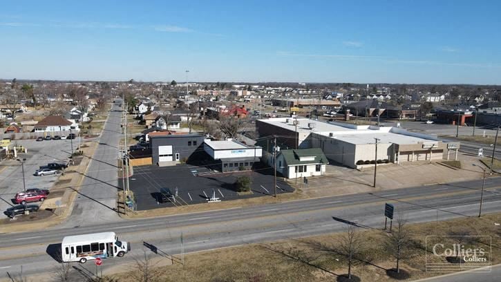817 W Walnut Street, Rogers, AR