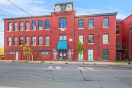 1146 Main St