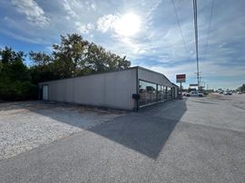 Warehouse with Showroom