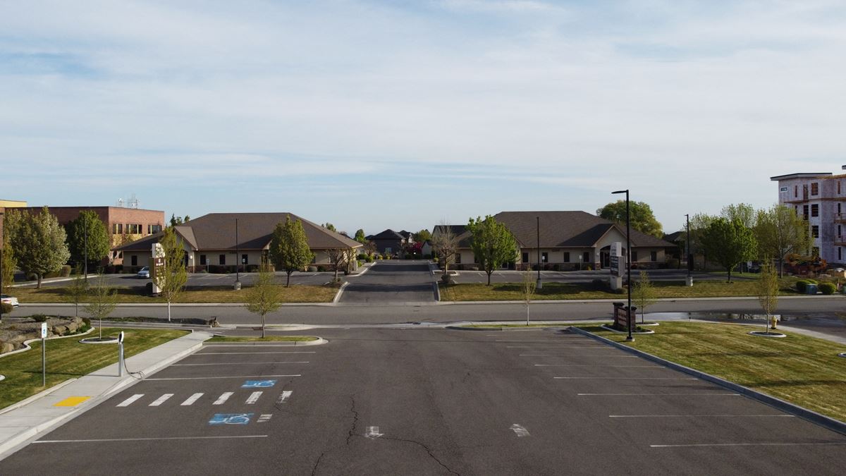 Landon Center Office Complex (4256)