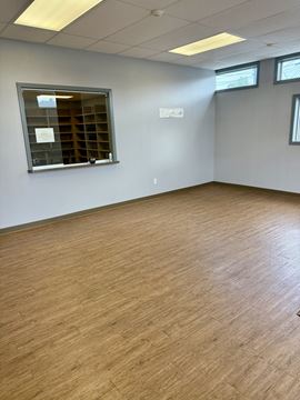 1420 W SW Loop 323