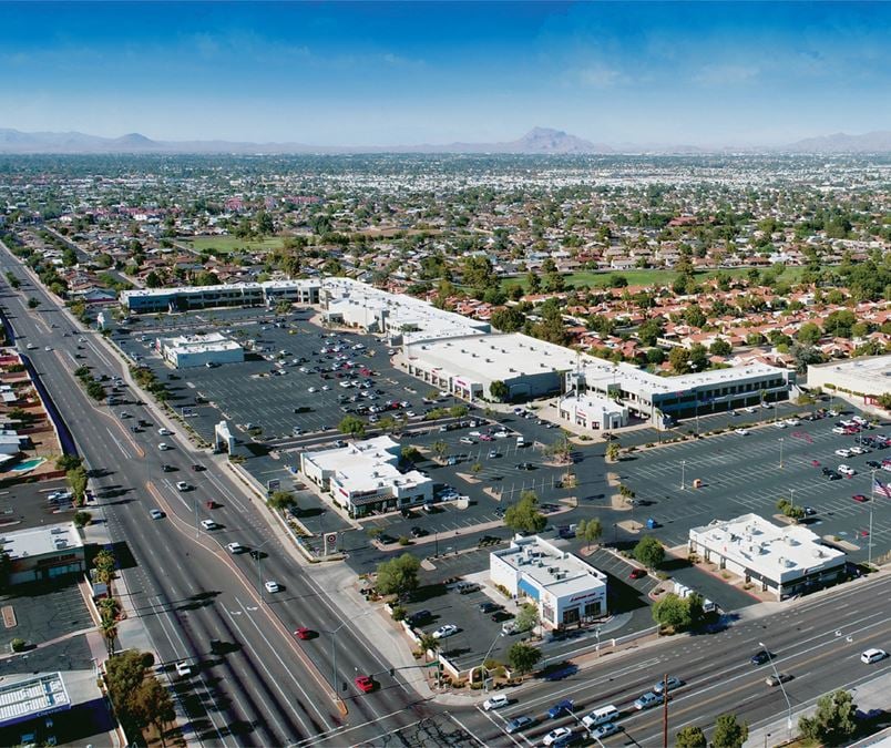 Santa Fe Square, Junior Anchor Space