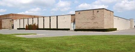 Commercial space for Rent at 923 Motor Pkwy in Hauppauge