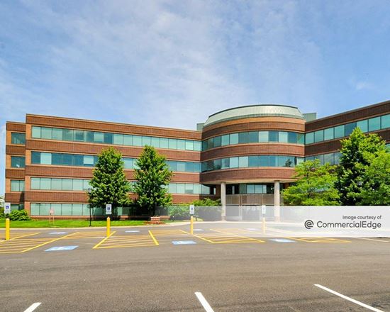 Hamilton Lakes Business Park - 333 Pierce Road