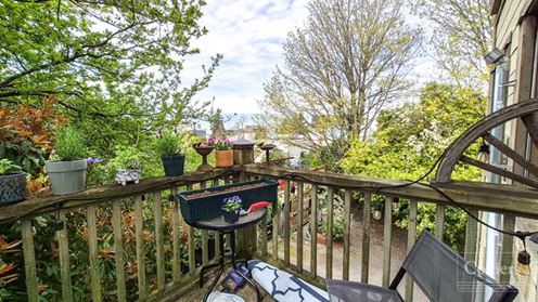 UNDER CONTRACT  8-unit Capitol Hill apartment building for sale