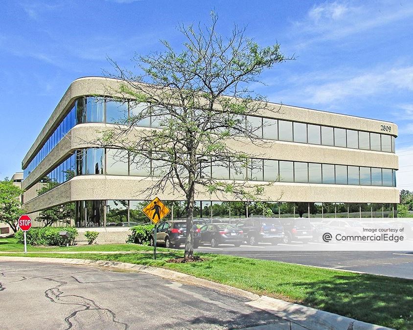 Oak Brook Office Center 2805 West Butterfield Road, Oak Brook, IL