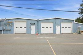 Oaks Rd Industrial Flex For Lease