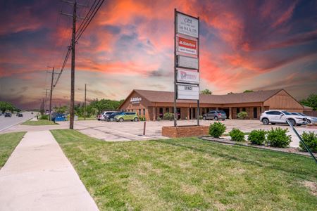 Commercial space for Rent at 7510 Davis Blvd in North Richland Hills