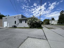 905 Farnsworth Road