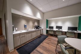 108 W 8TH AVENUE SUBLEASE