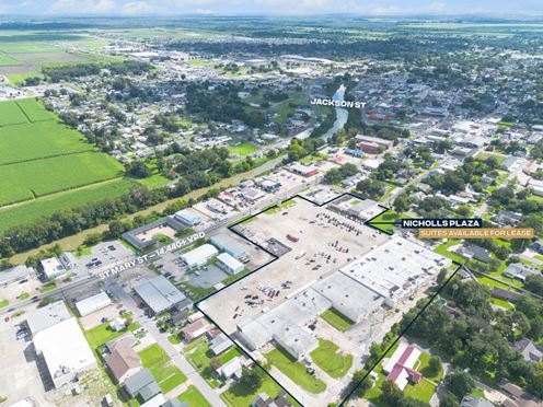 Nicholls Plaza: Commercial Suites for Lease along Visible Corridor