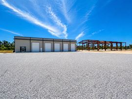 High Visibility Warehouse w/ Yard