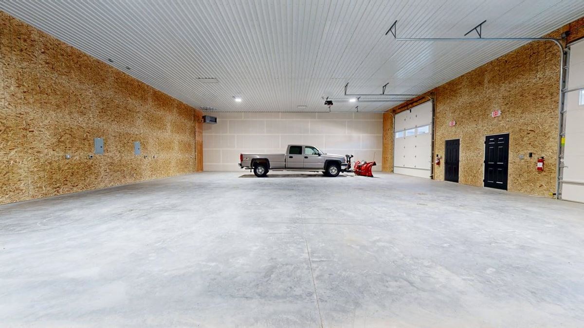 6836 Cowgirl Way