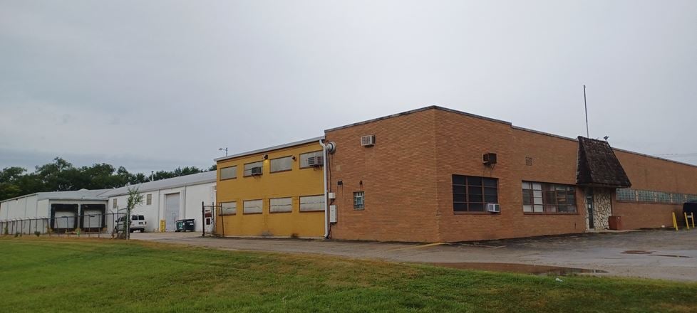 Warehouse on 2.76 Acres for Sale