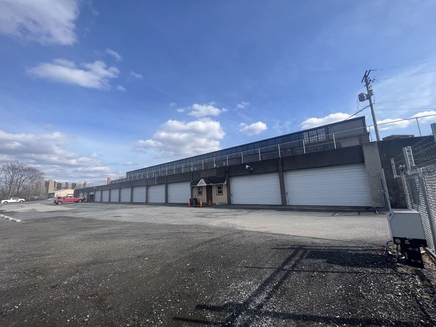 425 W Chocolate Ave