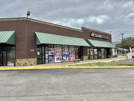 4462 E. Houston St. - San Antonio