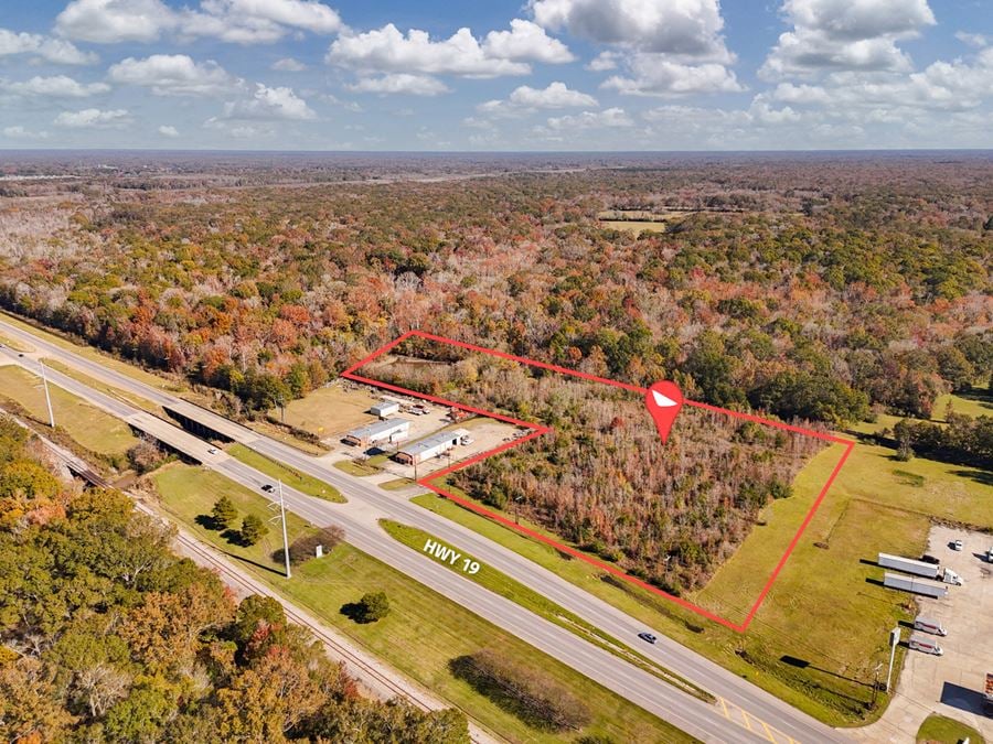 ±13.35 Acres With Frontage on Hwy 19